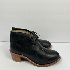 Red Wing women’s Shoes Black Leather Chukka Boots. 9